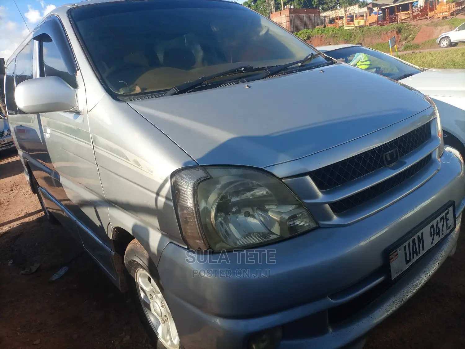 Toyota Regius 2000 Silver