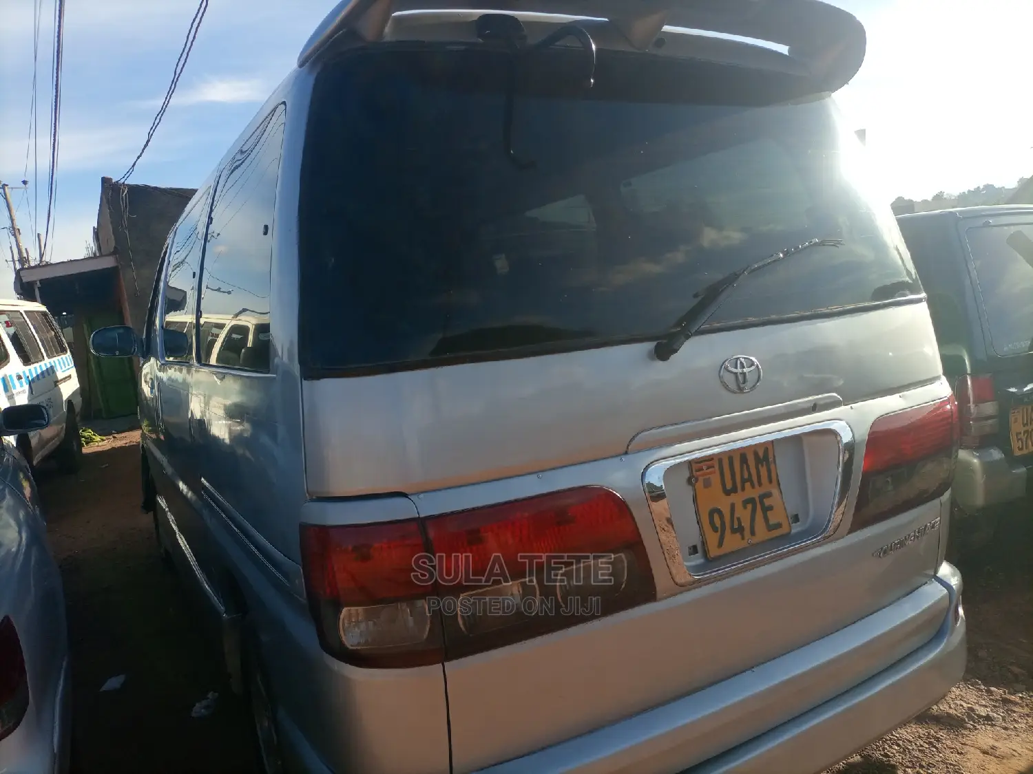Toyota Regius 2000 Silver