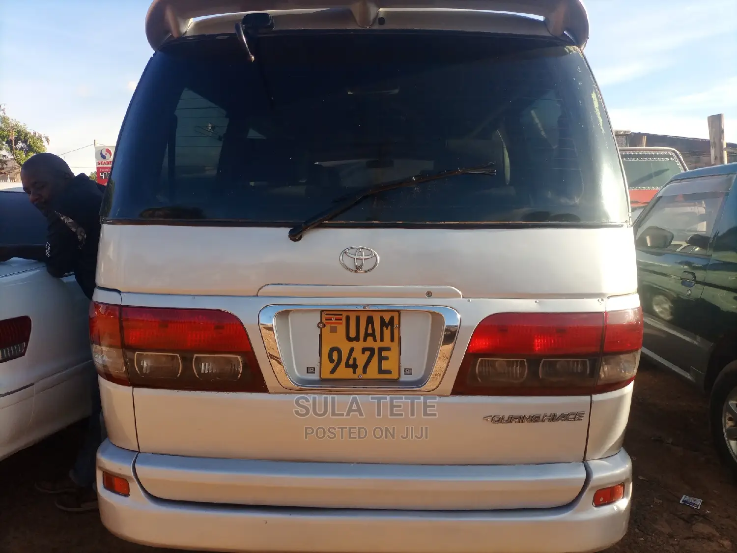 Toyota Regius 2000 Silver