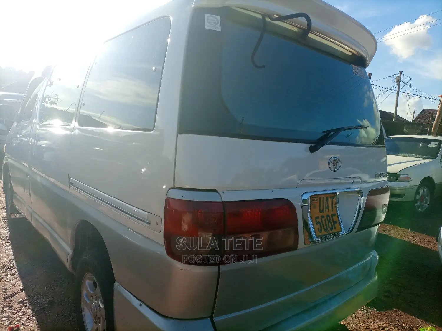 Toyota Regius 2001 White