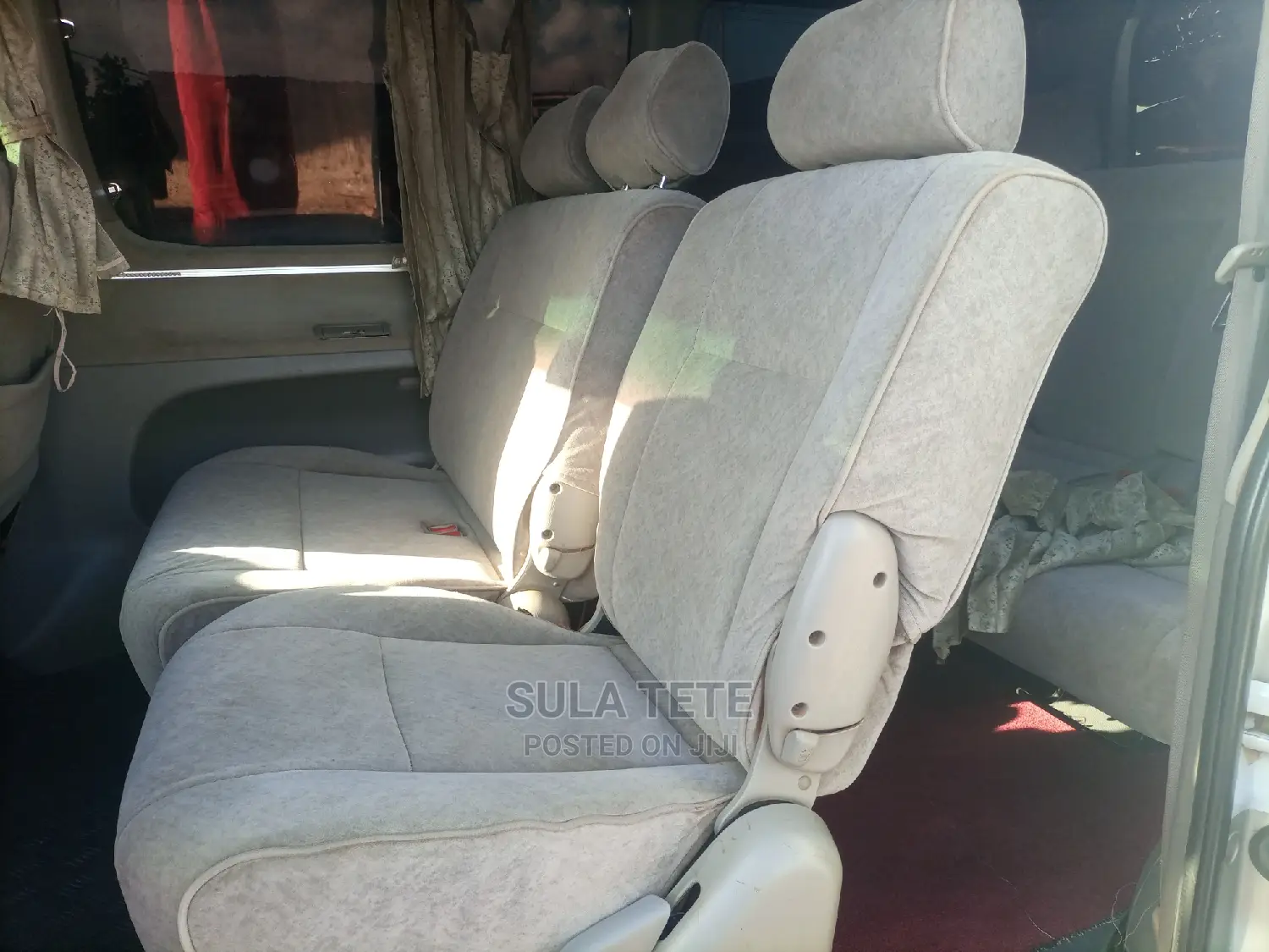 Toyota Regius 2001 White