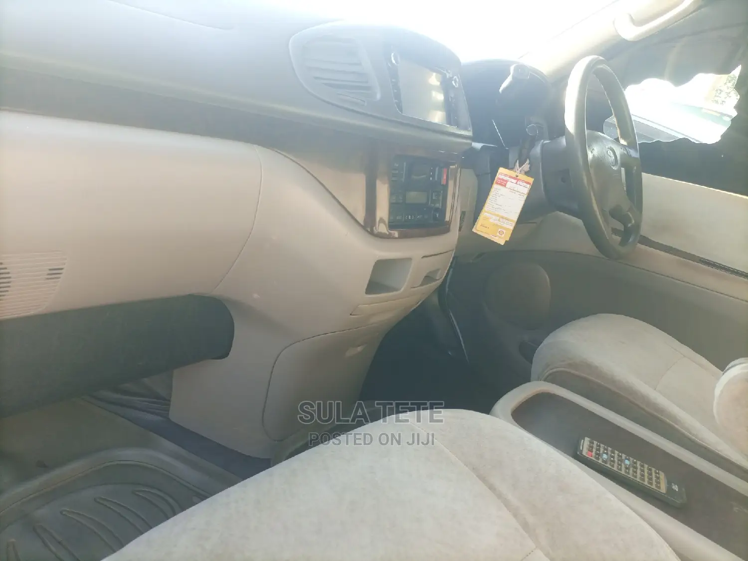 Toyota Regius 2001 White