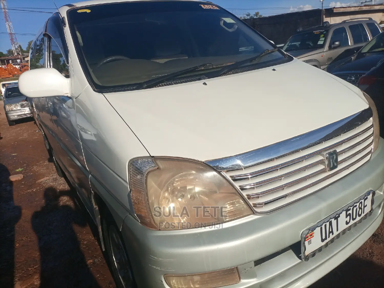 Toyota Regius 2001 White