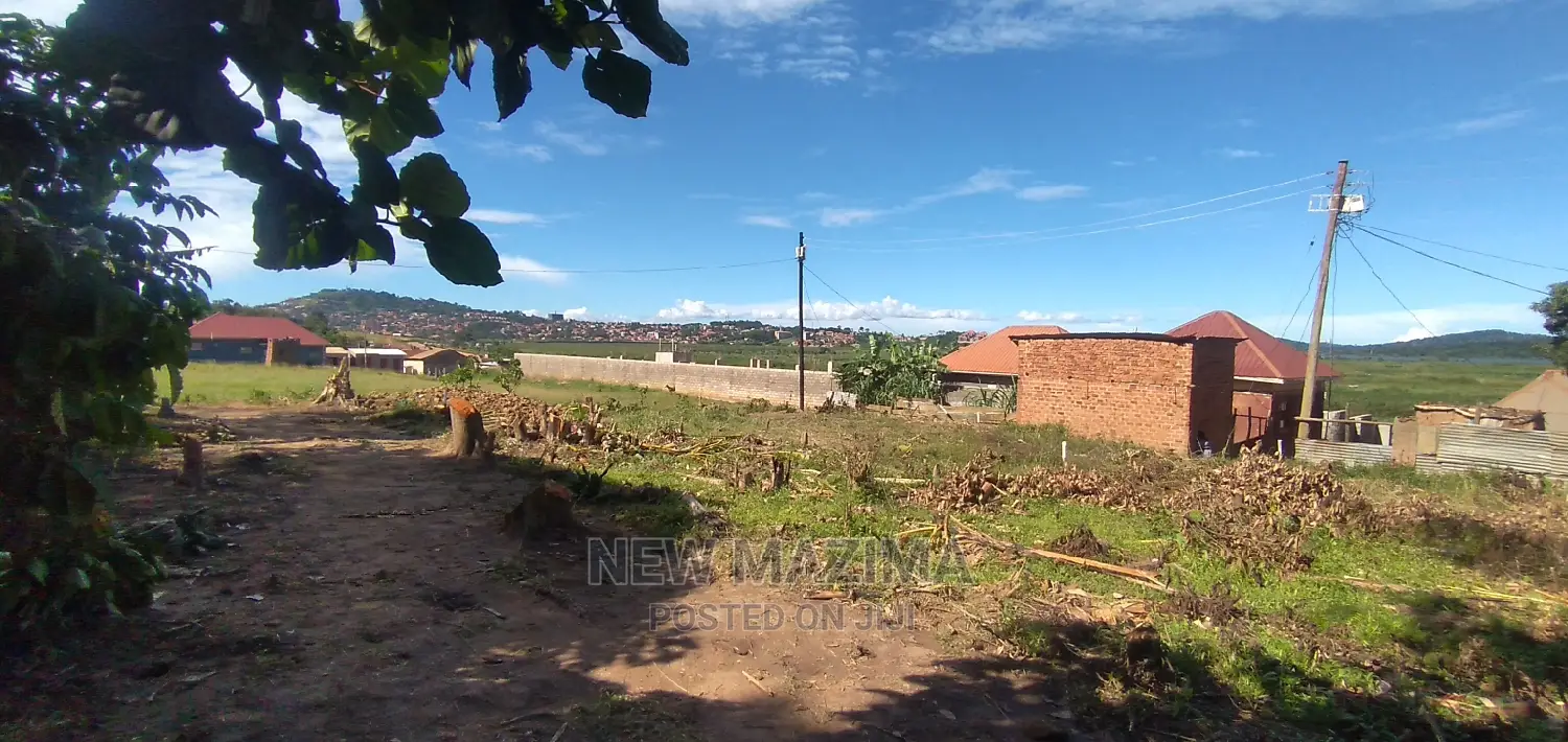 Very Prime Plot on Quicksale in Munyonyo With Lake View