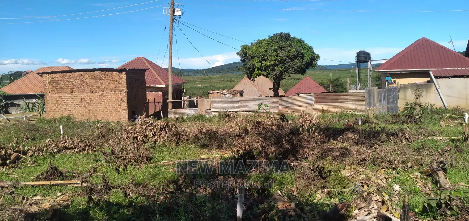 Very Prime Plot on Quicksale in Munyonyo With Lake View