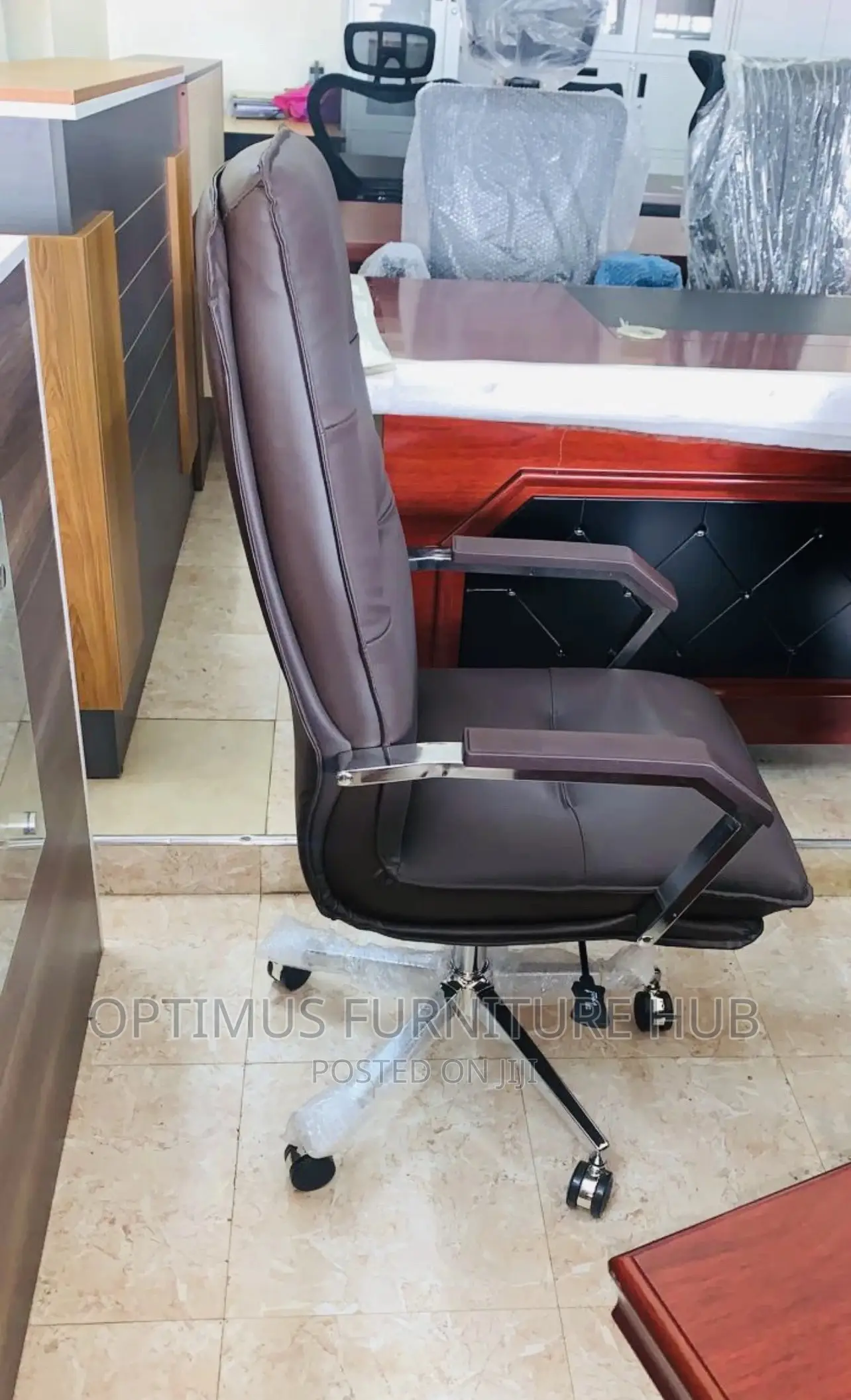 Leather Chair (Brown)