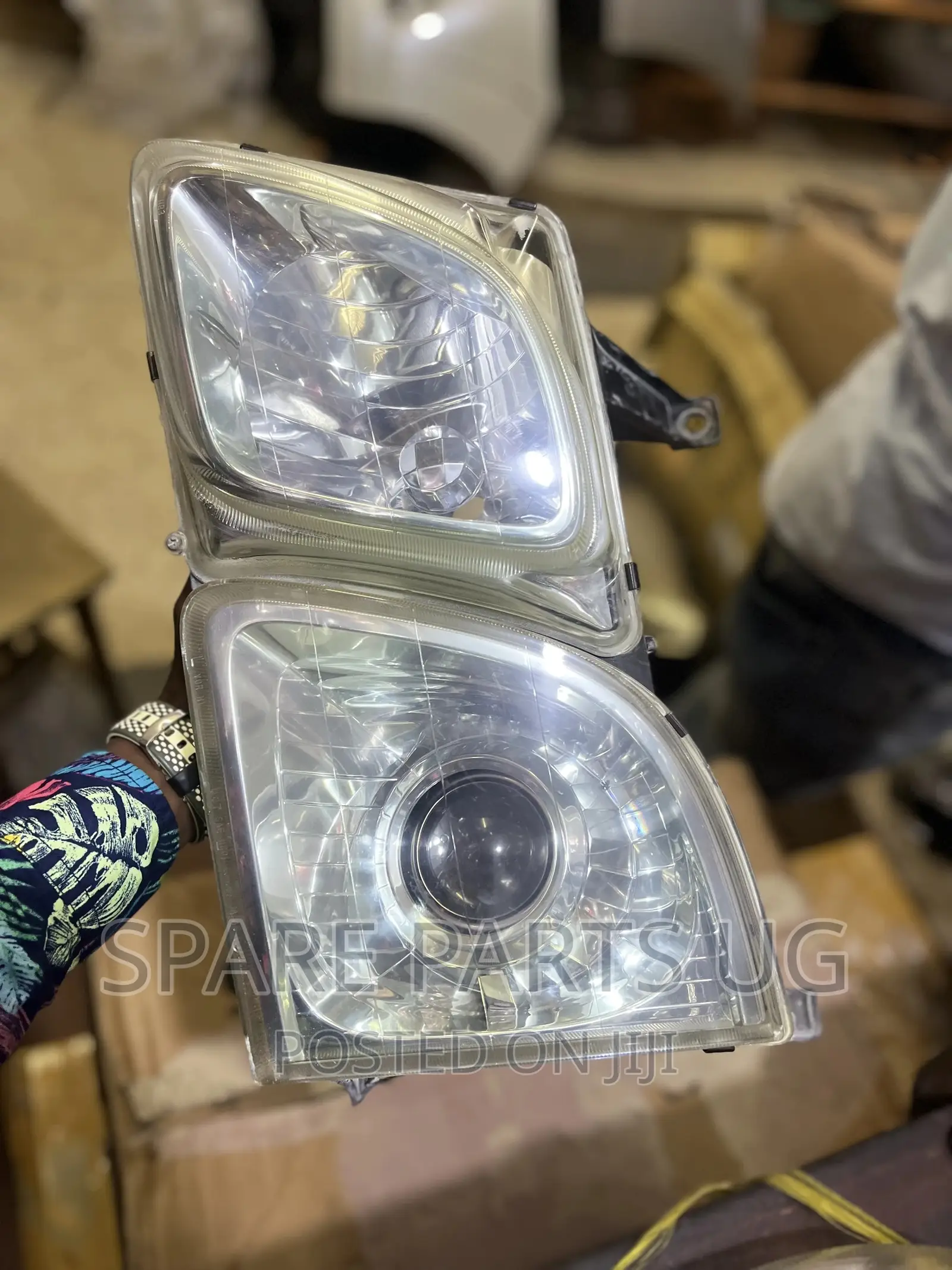 Landcruiser Cygnus Headlight