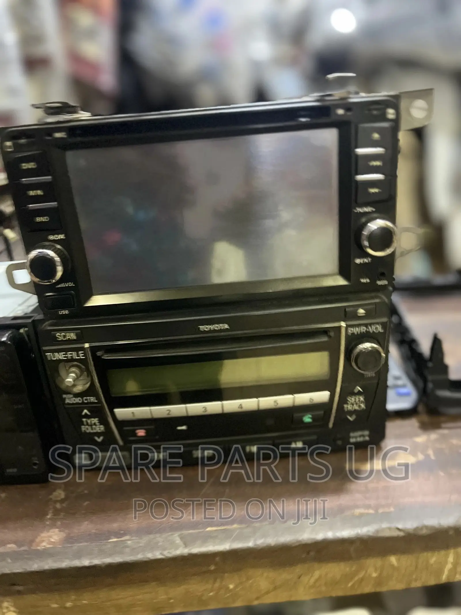 Touchscreen Car Radio With All Fm Channels