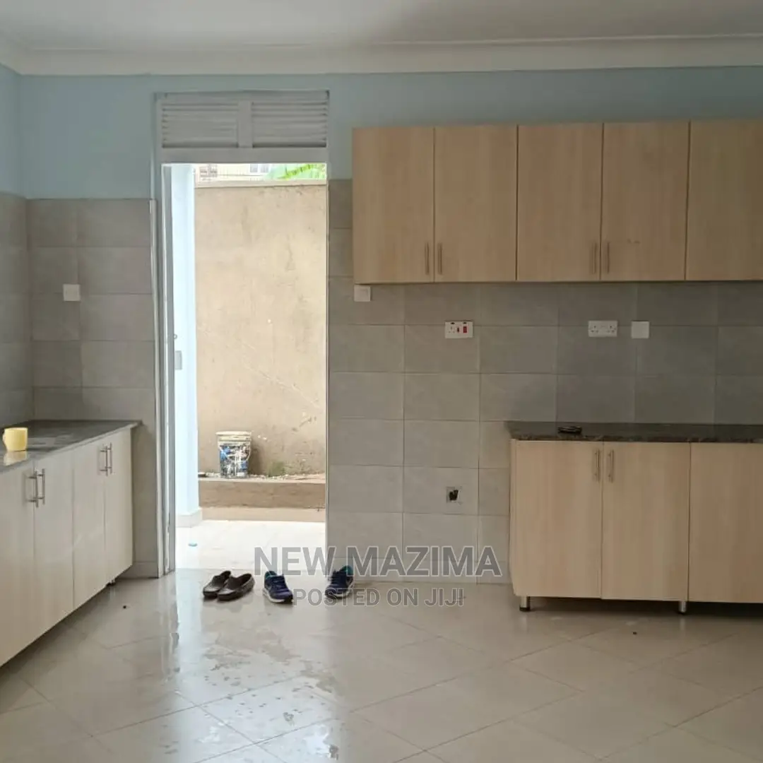 4bdrm Mansion in Lower Lubowa, Central Division for Sale