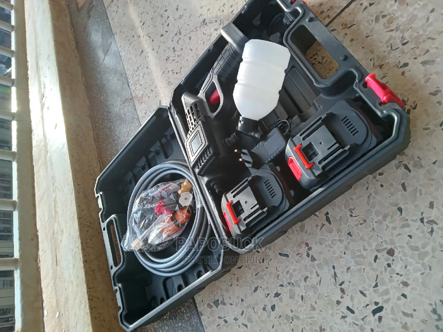 High Pressure Car Washer With 2 Batteries