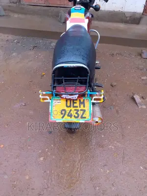 Bajaj Boxer 2013 Pink