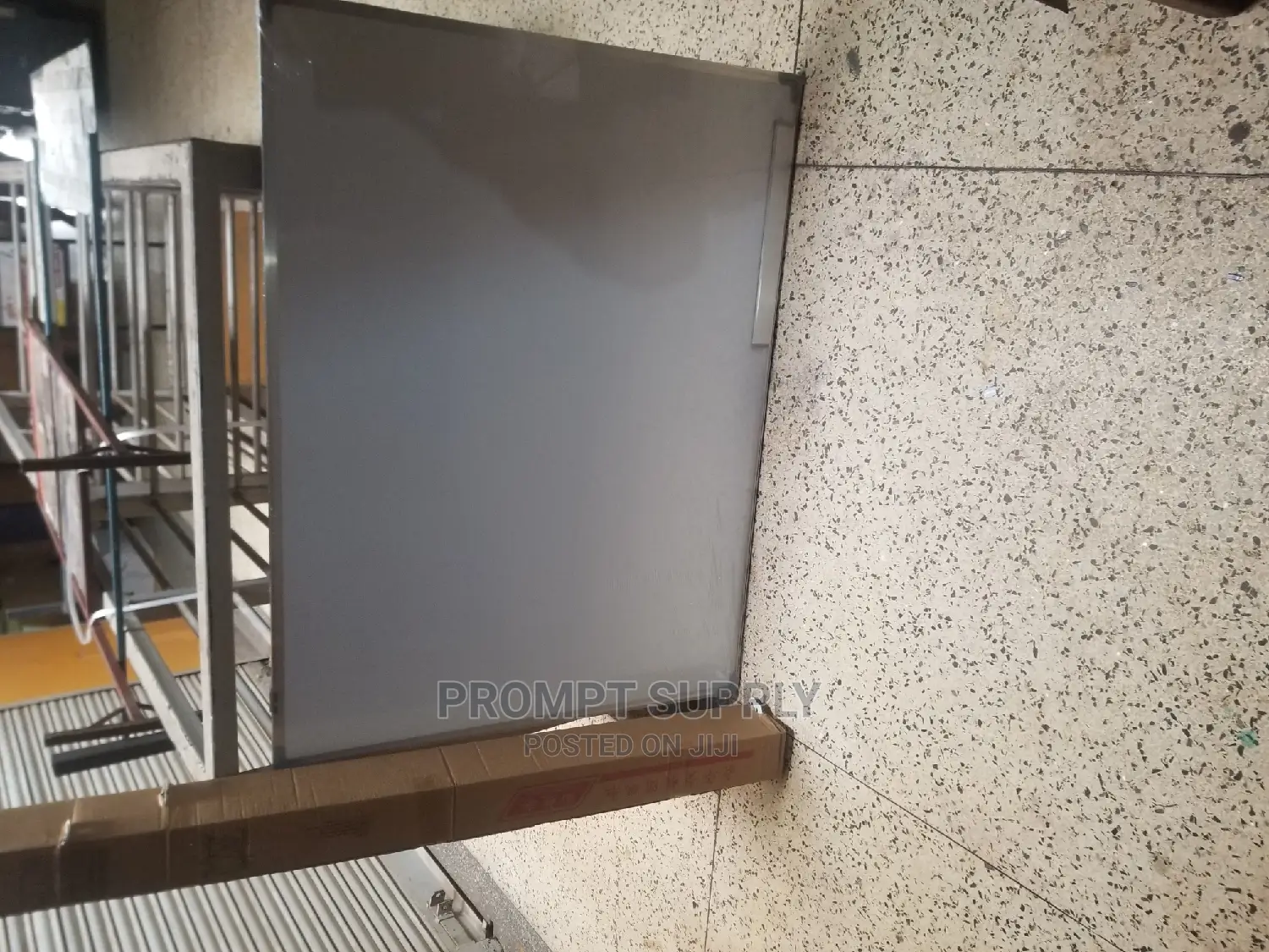 90x120cm Whiteboard With a Stand Plus an Eraser Markers