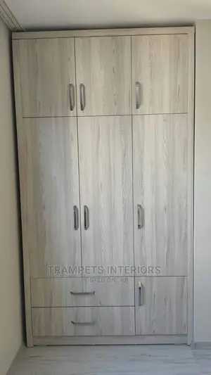 Wardrobes/ Medium-Sized Wardrobes