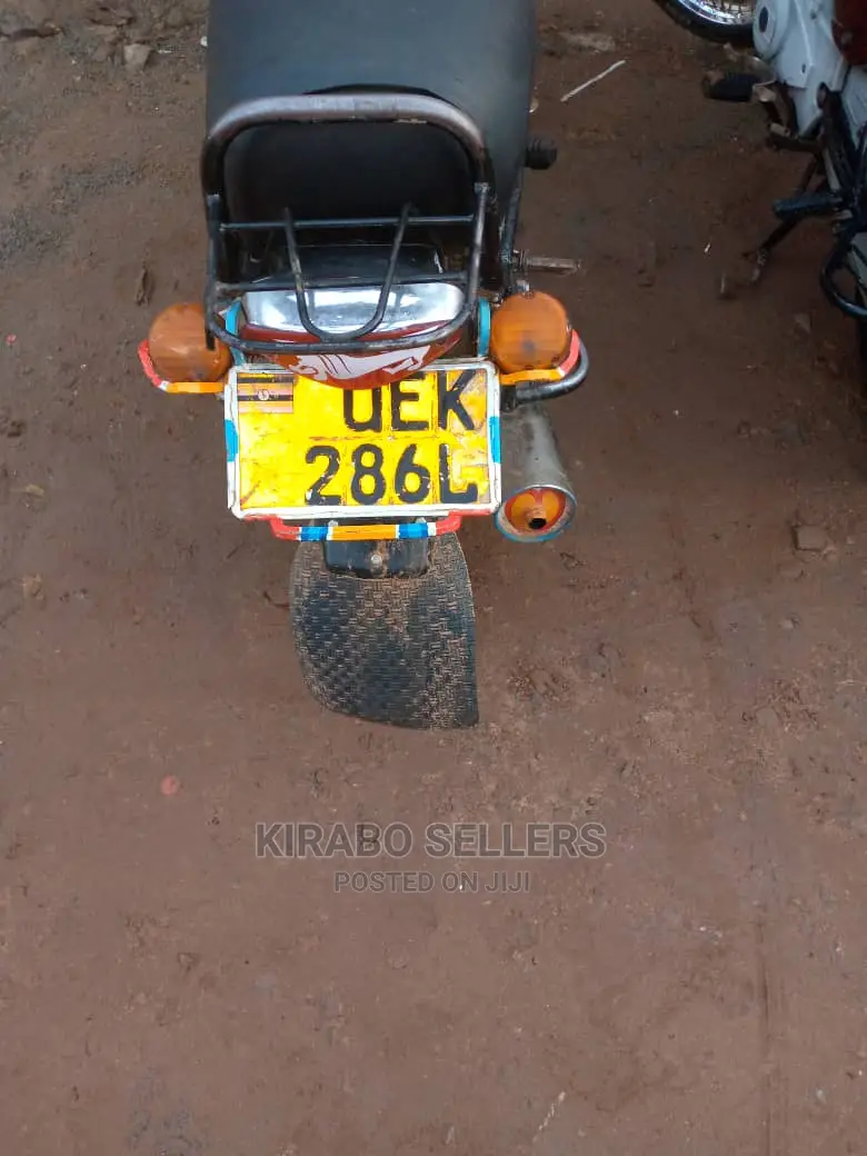 Bajaj Avenger 200 2013 Silver