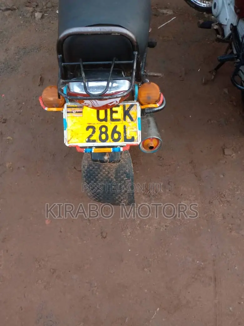 Bajaj Avenger 200 2013 Silver