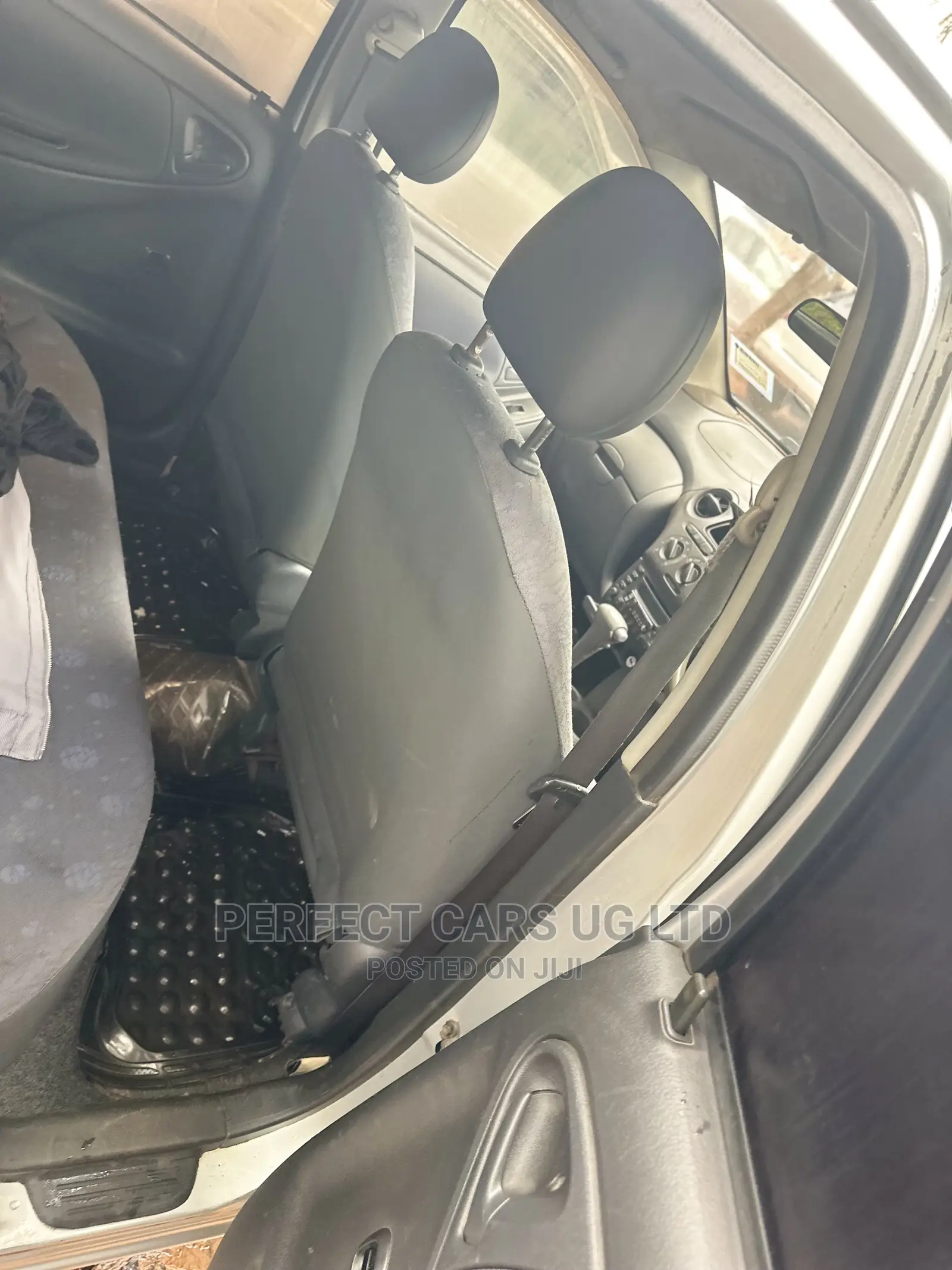 Toyota Vitz 1.3 AWD 5dr 1999 Silver