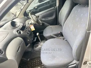 Toyota Vitz 1.3 AWD 5dr 1999 Silver