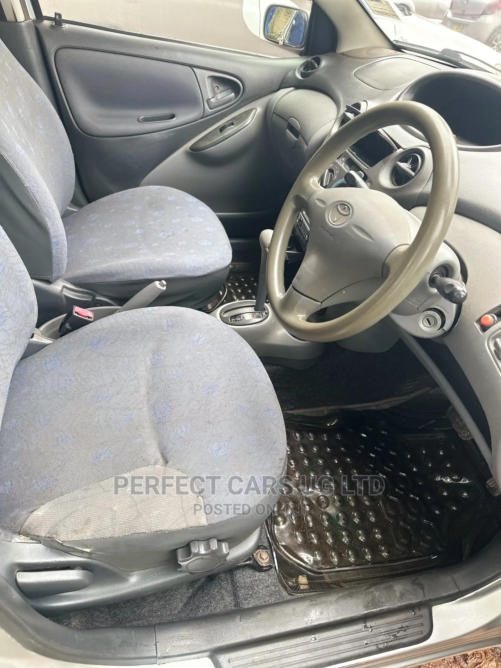 Toyota Vitz 1.3 AWD 5dr 1999 Silver