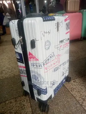 Adventure VIP Executive Traveling Suitcases.Large.( White)