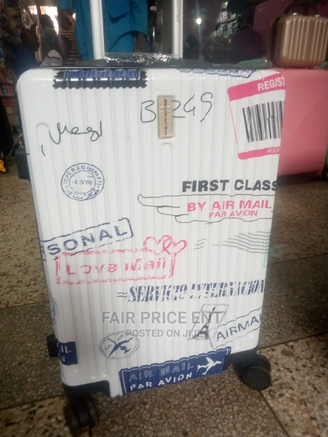 Adventure VIP Executive Traveling Suitcases.Large.( White)