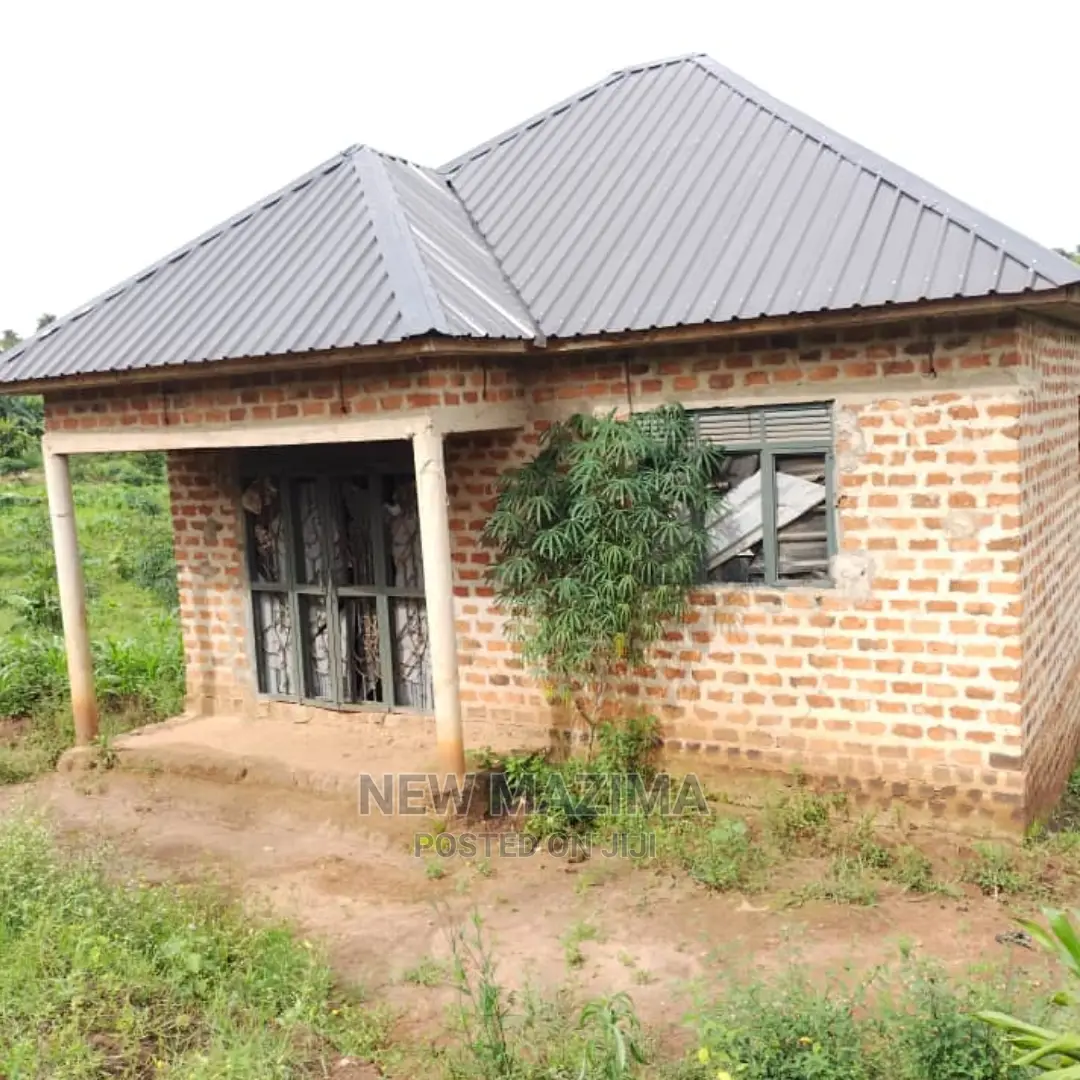 2bdrm House in Matuga Sanga, Central Division for Sale
