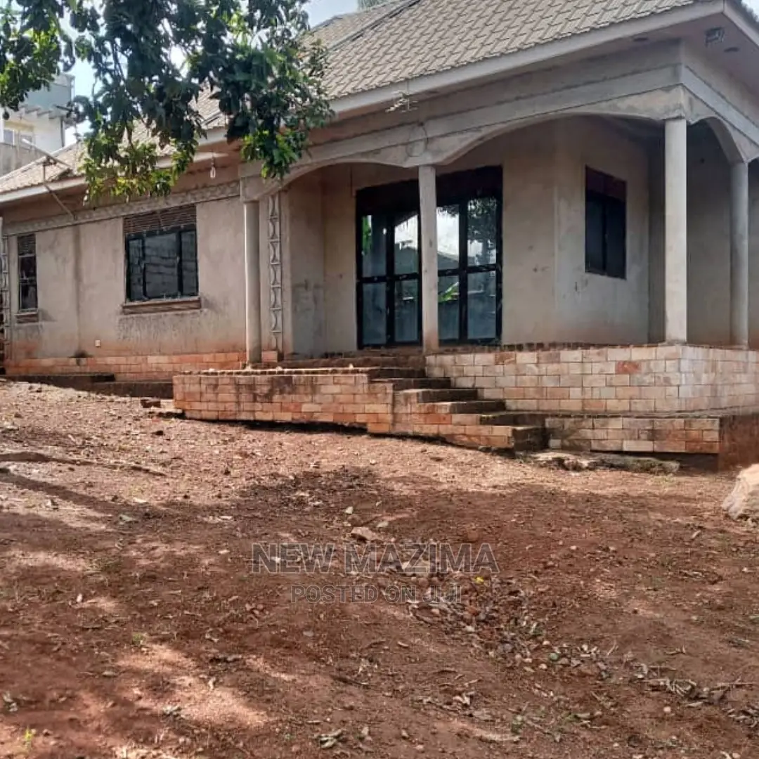 3bdrm Bungalow in Budo Heights, Central Division for Sale