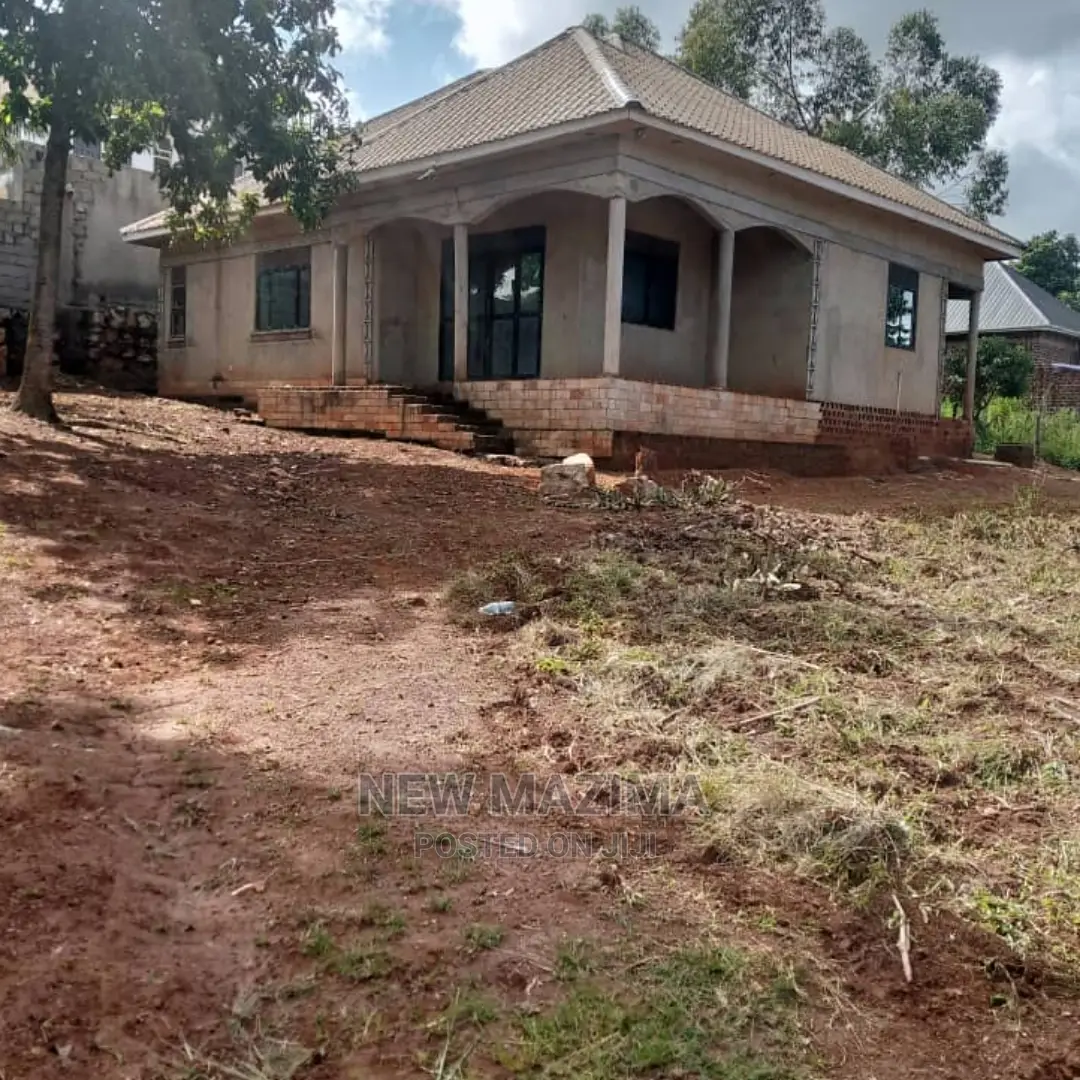 3bdrm Bungalow in Budo Heights, Central Division for Sale
