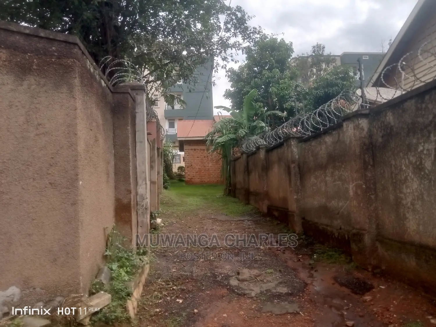100by110ft Plot for Sale at Kisaasi