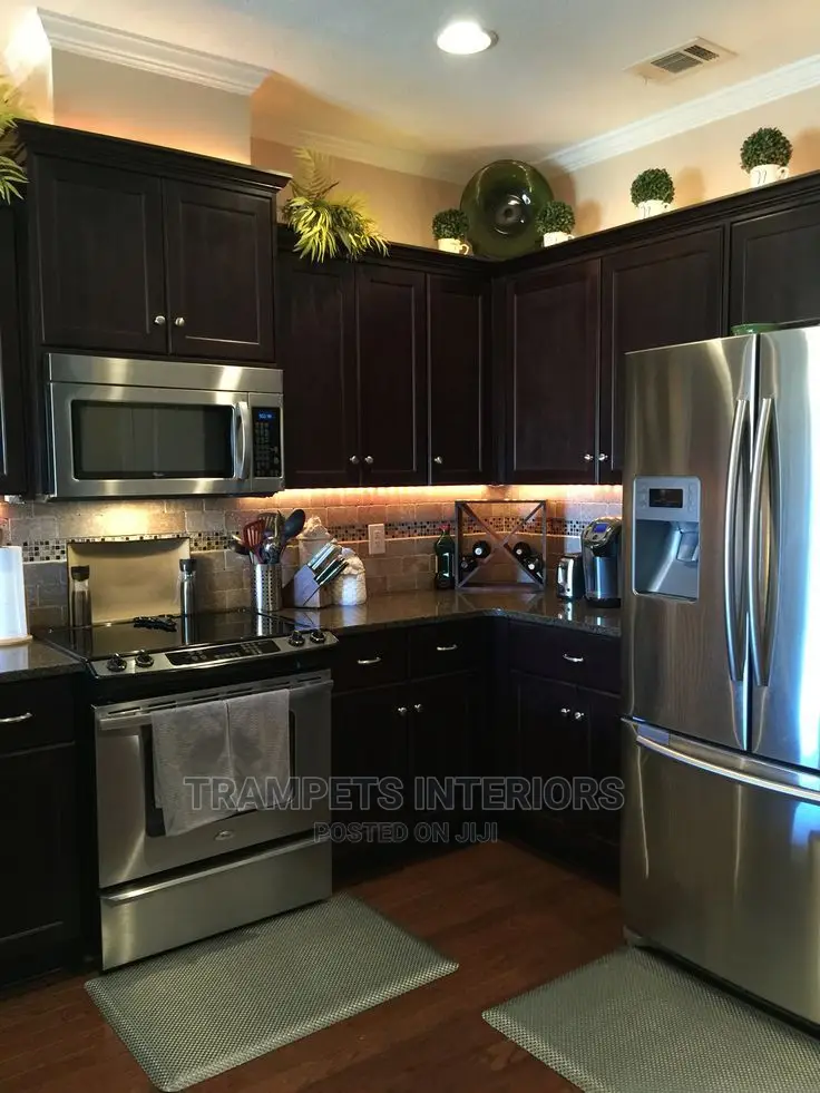 Kitchen Cabinets/ Kitchen Expert