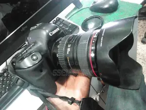 CANON EOS 5D Mark IV Professional Camera.