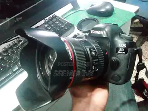 CANON EOS 5D Mark IV Professional Camera.