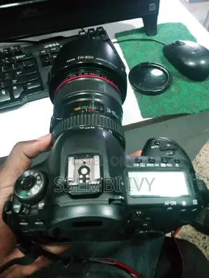 CANON EOS 5D Mark IV Professional Camera.