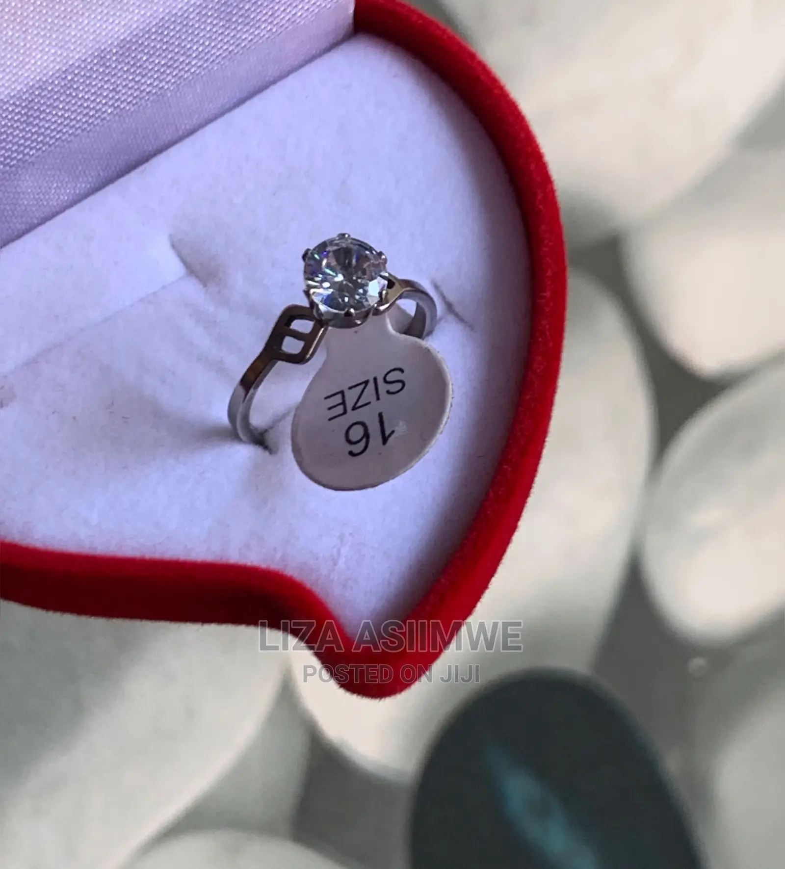 Simple Engagement Rings Available at a Good Price