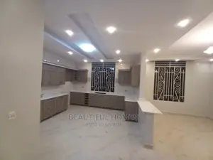 Furnished 6bdrm Mansion in Kira Corporate for Sale