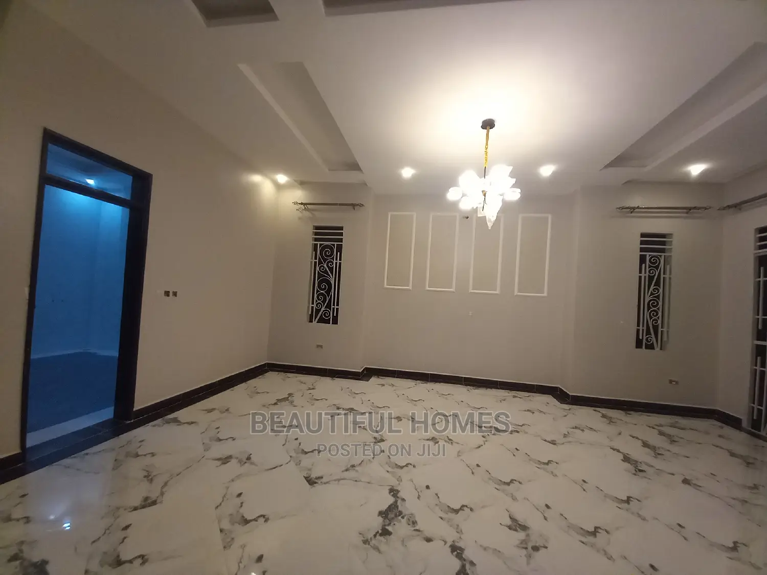 Furnished 6bdrm Mansion in Kira Corporate for Sale