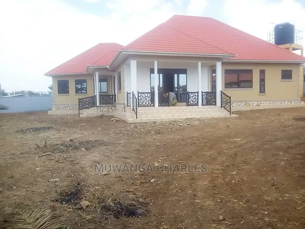 4bdrm Bungalow in Fs Properties Ltd, Kira for Sale