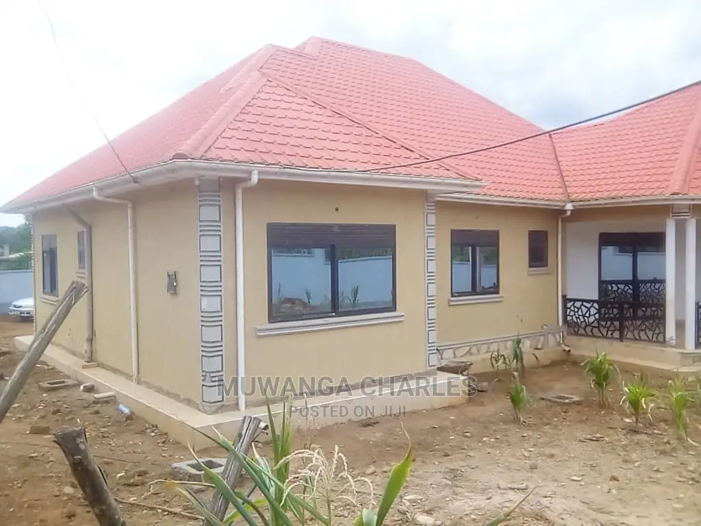 4bdrm Bungalow in Fs Properties Ltd, Kira for Sale