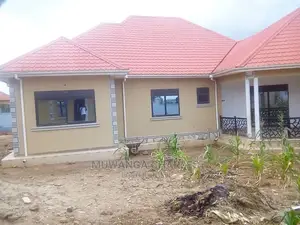 4bdrm Bungalow in Fs Properties Ltd, Kira for Sale