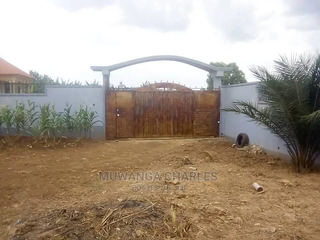 4bdrm Bungalow in Fs Properties Ltd, Kira for Sale