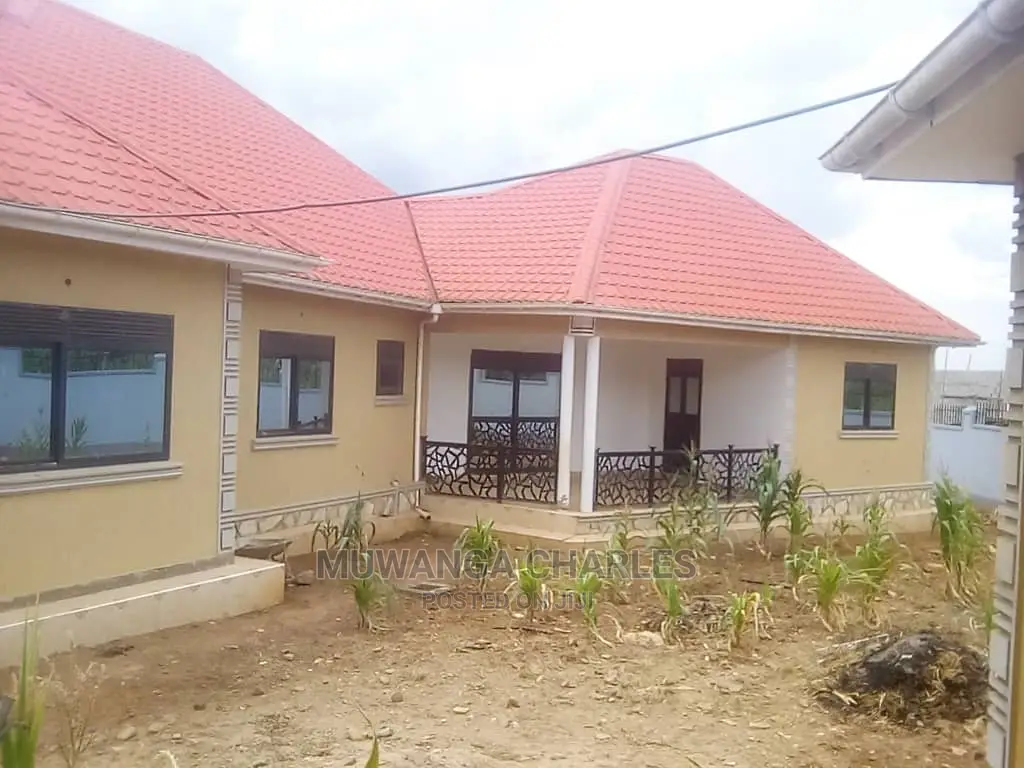 4bdrm Bungalow in Fs Properties Ltd, Kira for Sale