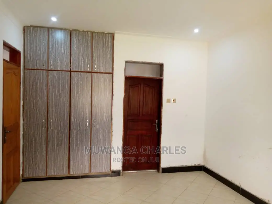 4bdrm Bungalow in Fs Properties Ltd, Kira for Sale