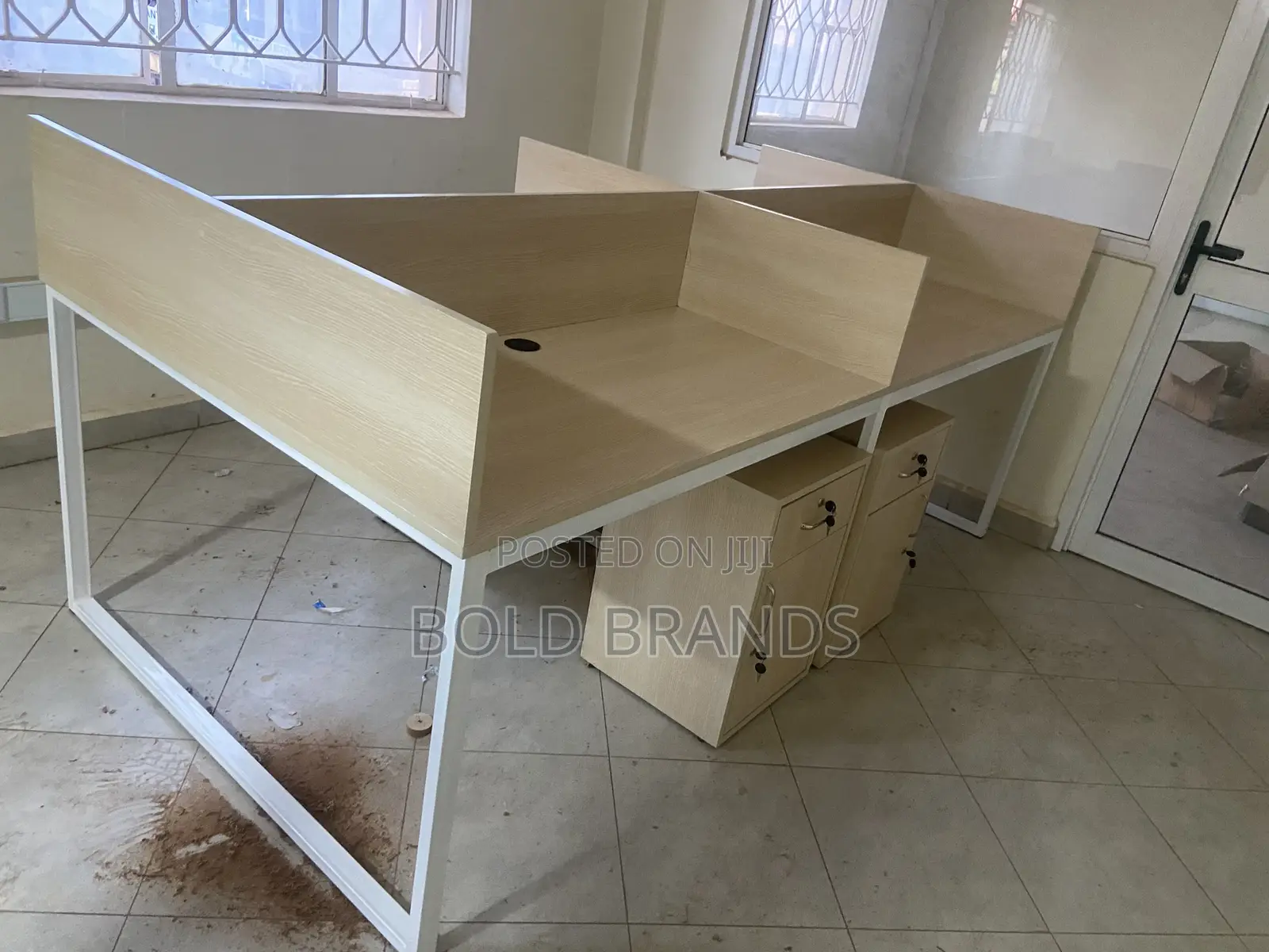 4 Seater Workstation