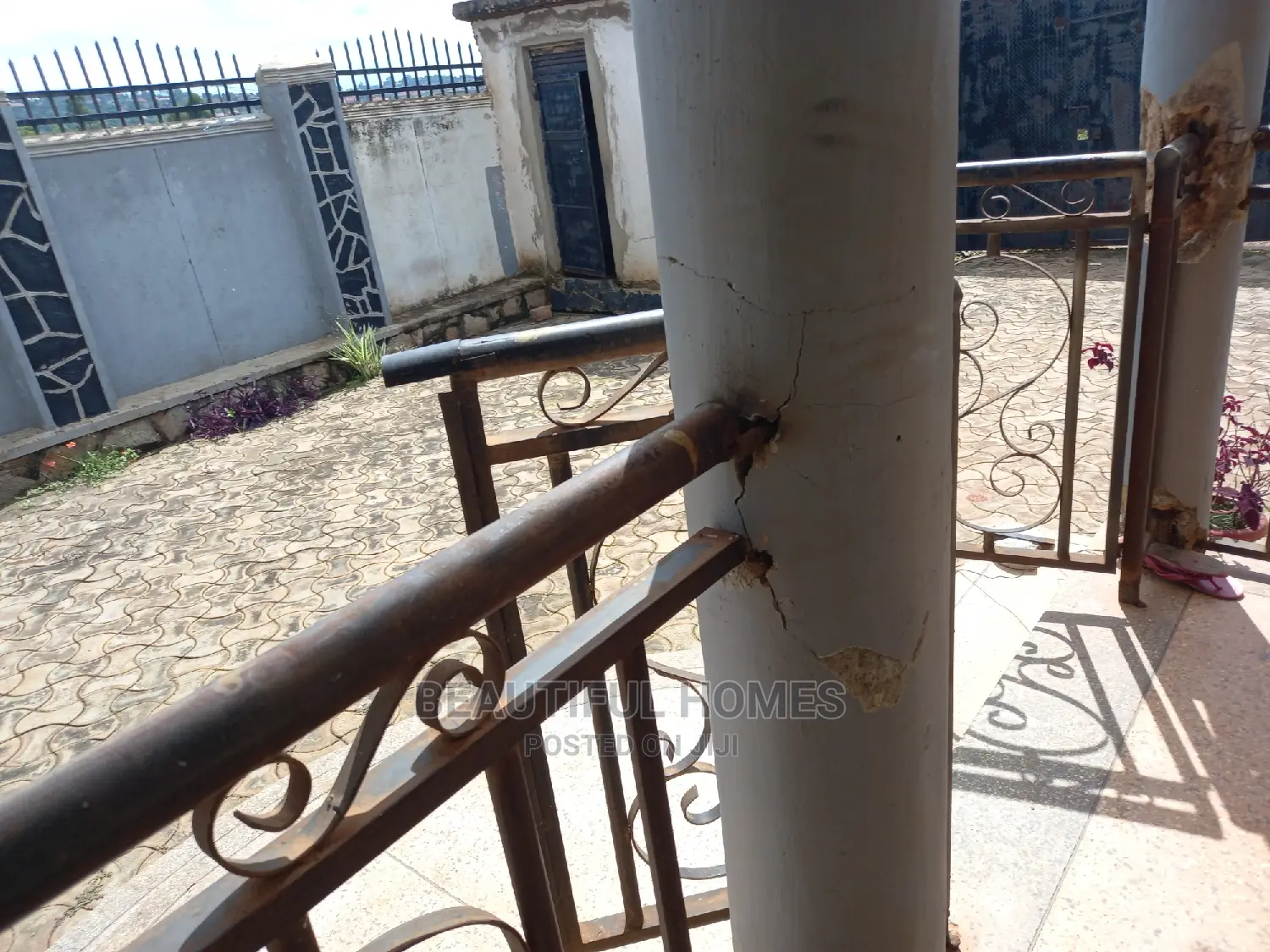 Furnished 4bdrm House in Kira for Sale