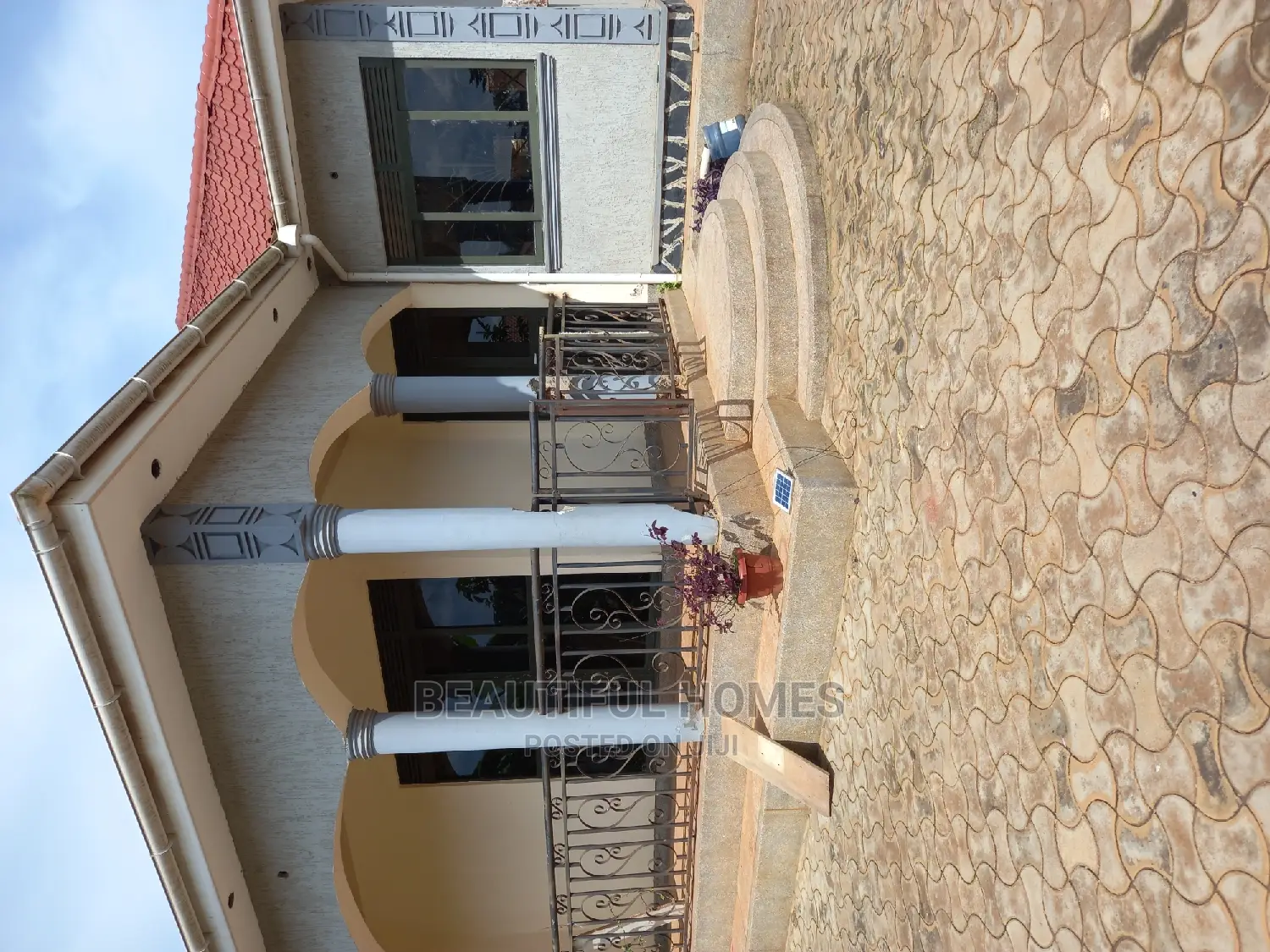 Furnished 4bdrm House in Kira for Sale