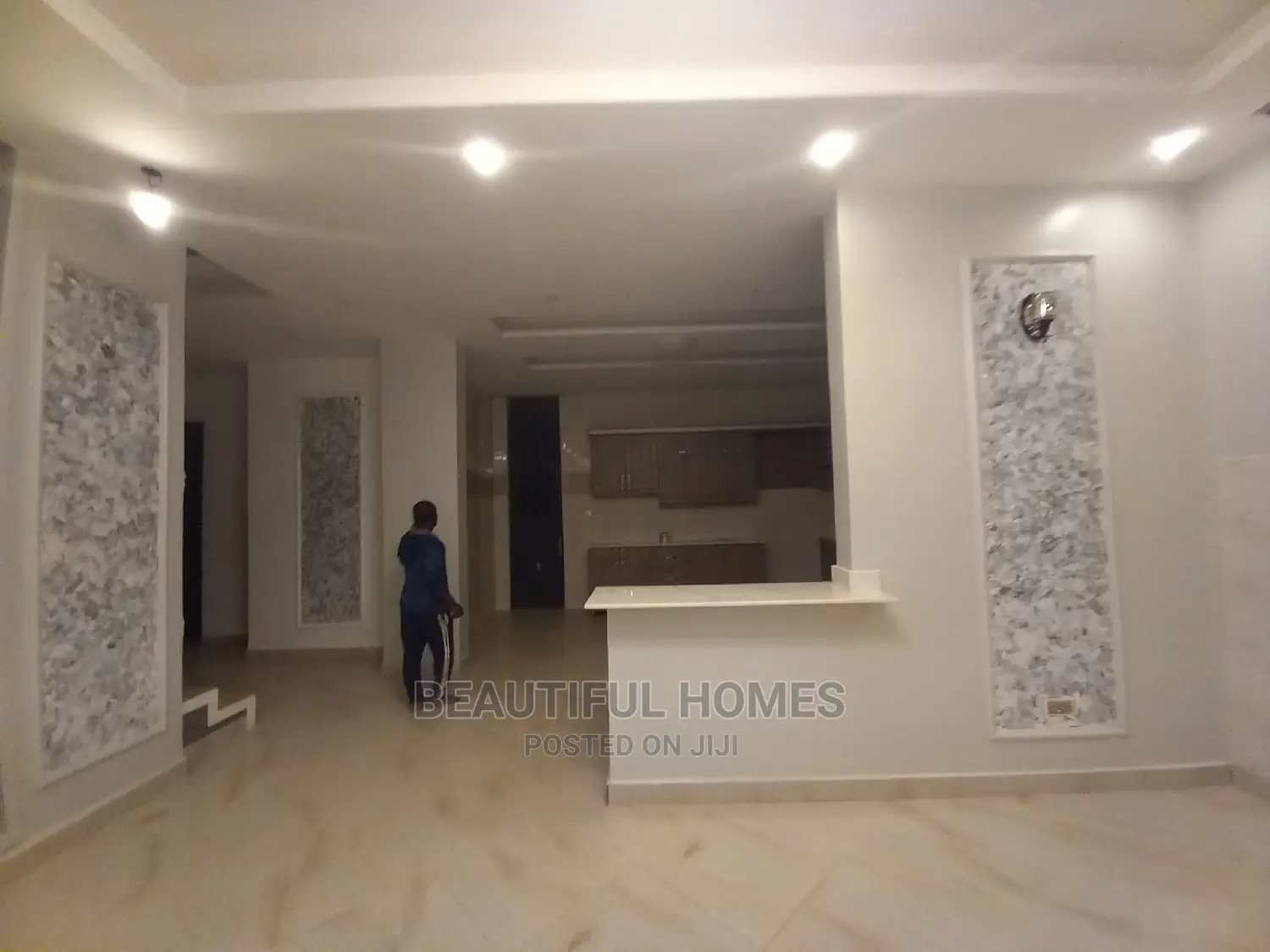 Furnished 6bdrm Mansion in Kira, Central Division for Sale