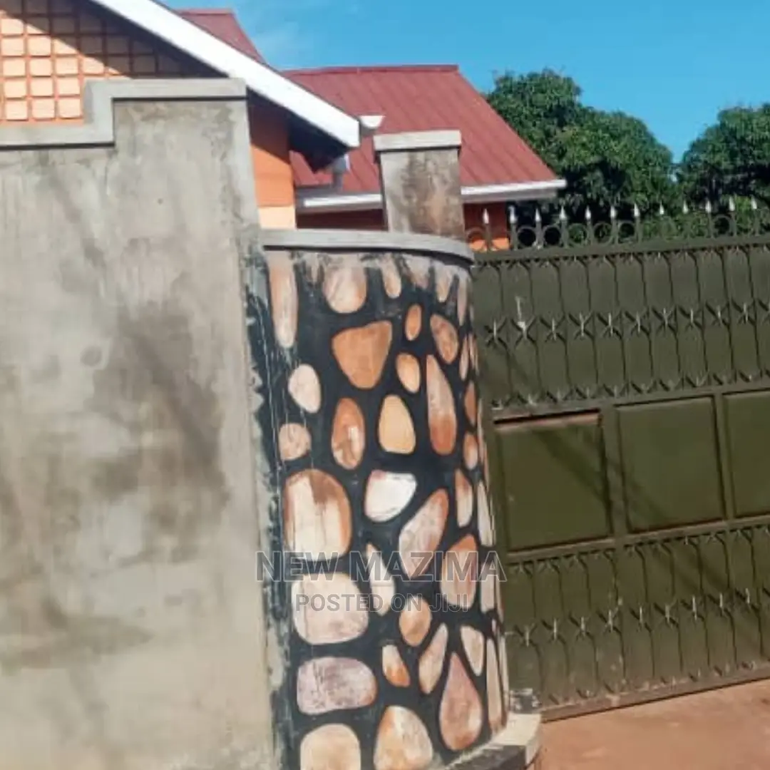 3bdrm Bungalow in Namasuba, Central Division for Sale