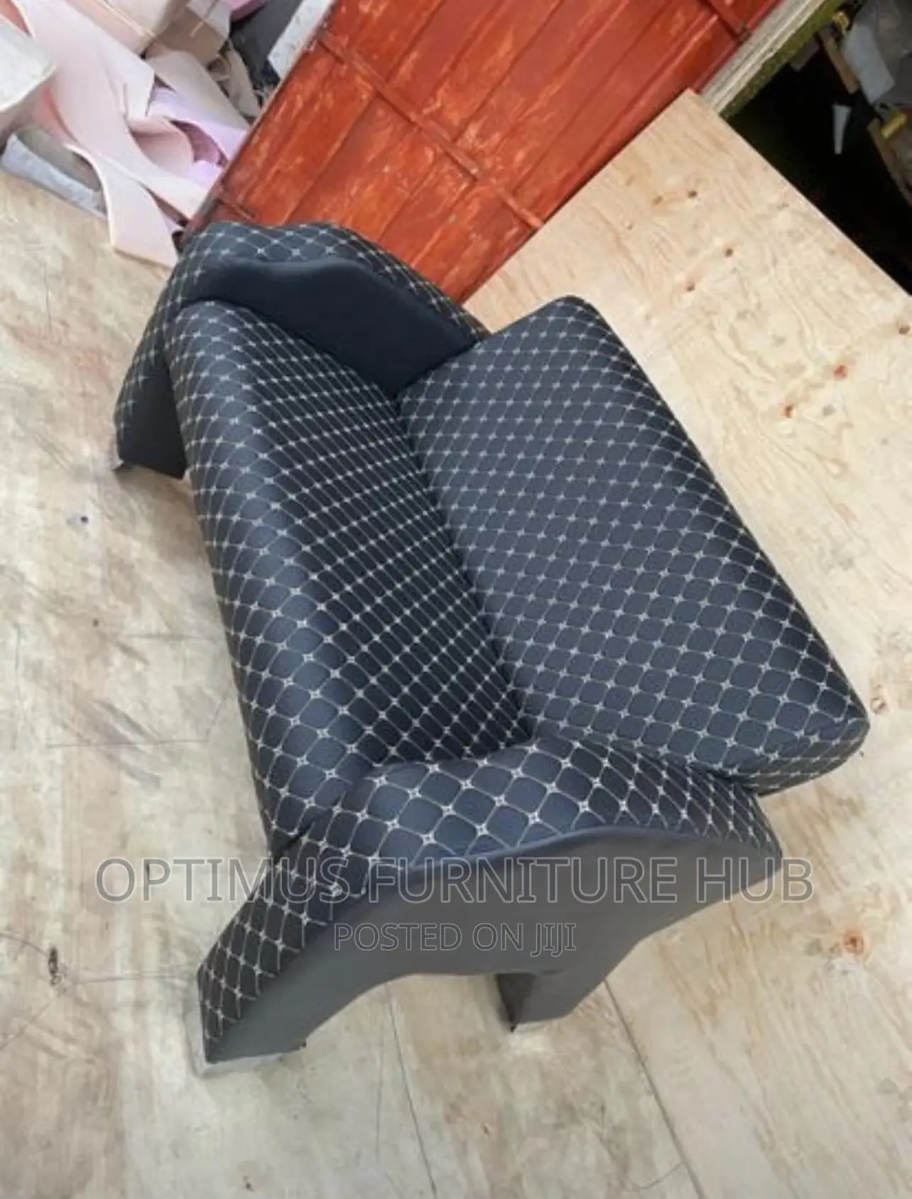 Visitor Chair (Leather, Spotted)