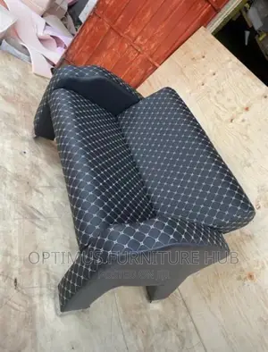 Visitor Chair (Leather, Spotted)