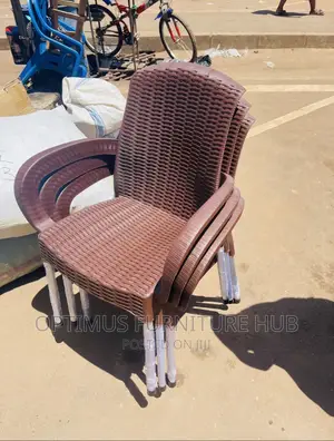 Plastic Chair With Metallic Stands
