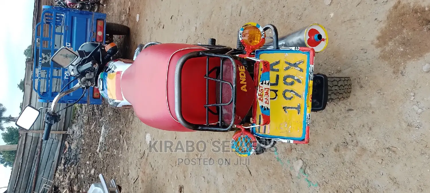 Bajaj Avenger 160 Street 2013 Red